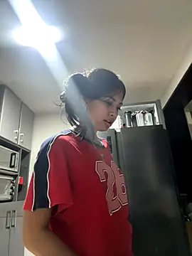 Snapshot of lynn9000 chatting on 29, 10, 2025 lynn9000 online show from 29, 10, 2025