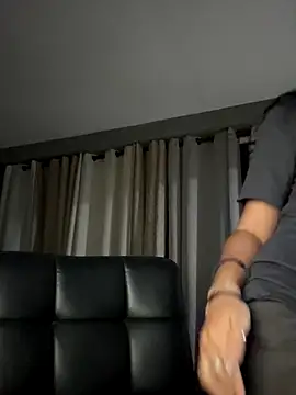 Snapshot of lynn9000 chatting on 12, 11, 2025 lynn9000 online show from 12, 11, 2025