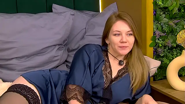 VeraHaze online show from 11, 11, 2025