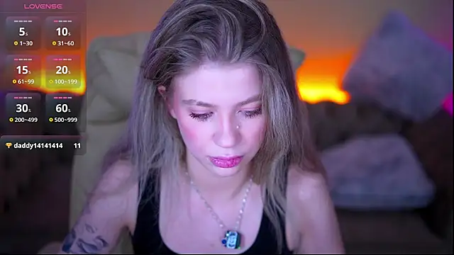 Snapshot of SandyLayy chatting on 11, 6, 2026 SandyLayy online show from 11, 6, 2026