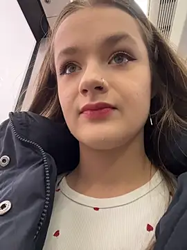 KittyQueeny online show from 15, 12, 2025