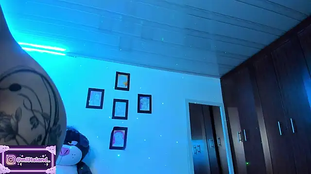 Snapshot of milita_houston chatting on 10, 10, 2025 milita houston online show from 10, 10, 2025