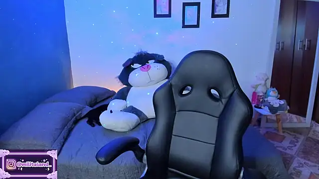 Snapshot of milita_houston chatting on 30, 10, 2025 milita houston online show from 30, 10, 2025