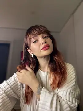 Snapshot of SaraLow chatting on 23, 11, 2025 SaraLow online show from 23, 11, 2025