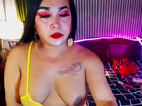 CumFactoryLuna online show from 26, 4, 2026