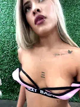 Snapshot of MystiqueXXX chatting on 20, 9, 2025 MystiqueXXX online show from 20, 9, 2025