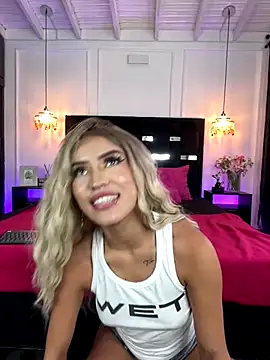 Snapshot of MystiqueXXX chatting on 22, 9, 2025 MystiqueXXX online show from 22, 9, 2025