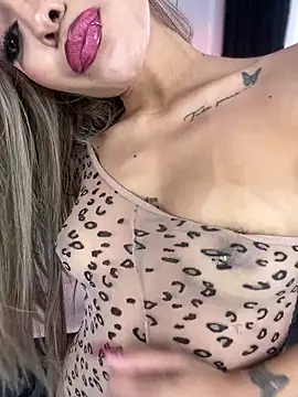 Snapshot of MystiqueXXX chatting on 17, 10, 2025 MystiqueXXX online show from 17, 10, 2025