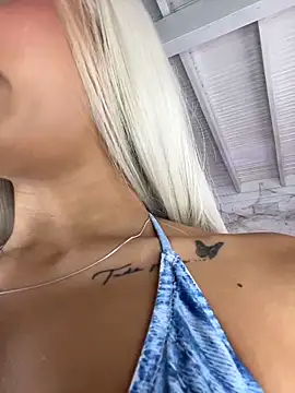 Snapshot of MystiqueXXX chatting on 3, 11, 2025 MystiqueXXX online show from 3, 11, 2025