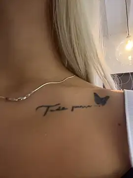 Snapshot of MystiqueXXX chatting on 15, 11, 2025 MystiqueXXX online show from 15, 11, 2025