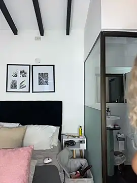 Snapshot of MystiqueXXX chatting on 21, 2, 2026 MystiqueXXX online show from 21, 2, 2026