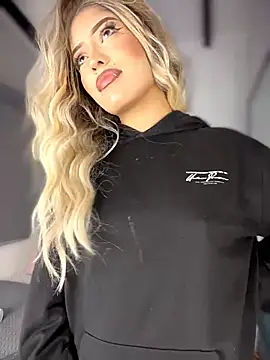 Snapshot of MystiqueXXX chatting on 27, 2, 2026 MystiqueXXX online show from 27, 2, 2026