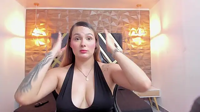 Emmaa white  online show from 25, 4, 2026