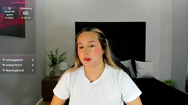 Emmaa white  online show from 24, 7, 2026