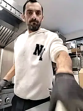 hotmen83 online show from 10, 10, 2025