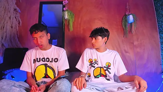 spicy adonhis online show from 24, 4, 2026