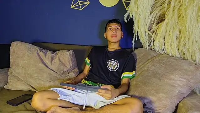 spicy adonhis online show from 25, 4, 2026