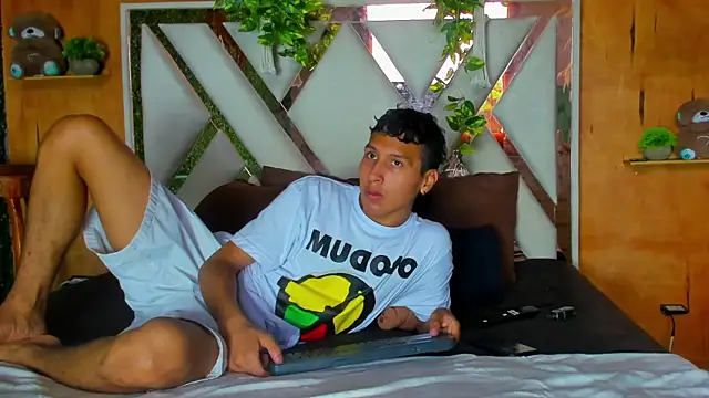 spicy adonhis online show from 27, 4, 2026