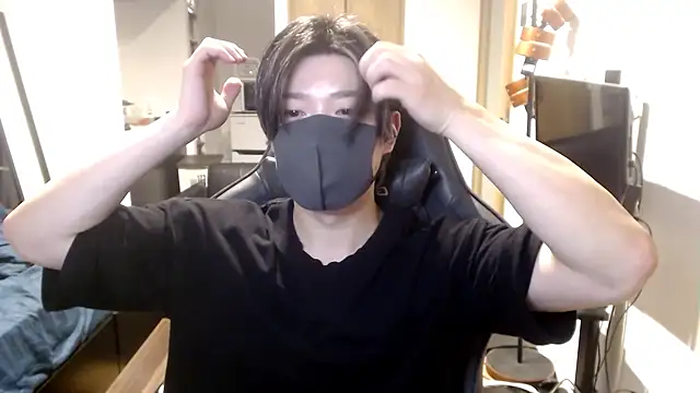 Mei-Tanaka online show from 8, 10, 2025