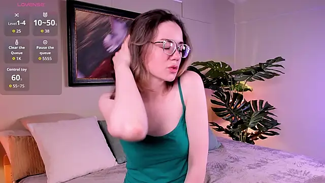 Sunny Teaze online show from 24, 4, 2026