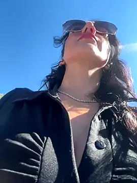 Ninabigtitied online show from 1, 10, 2025