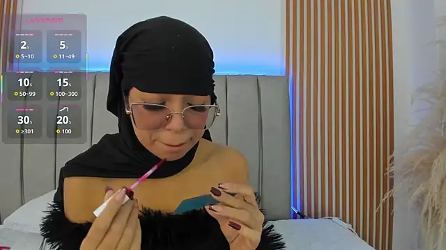 naishaa  online show from 4, 12, 2025