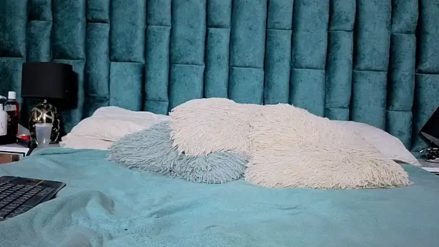 Emma Foxi online show from 17, 2, 2026