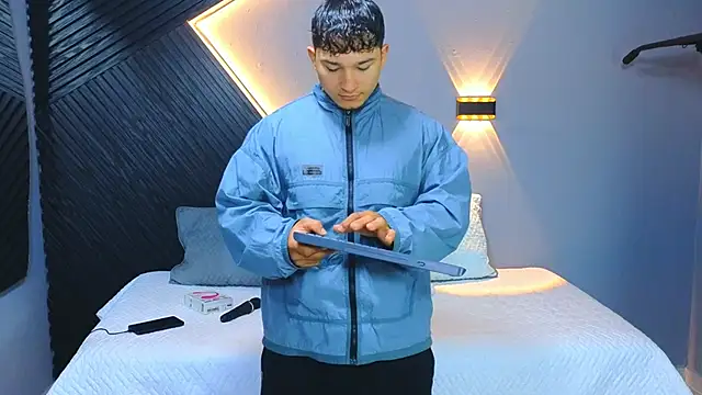 Horny nick18 online show from 14, 2, 2026