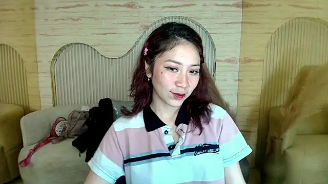 Snapshot of valentina_r_ chatting on 18, 10, 2025 valentina r online show from 18, 10, 2025