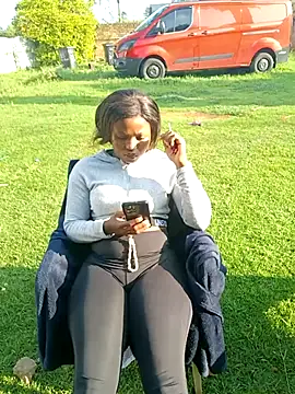 SweetHoney21  online show from 19, 12, 2025