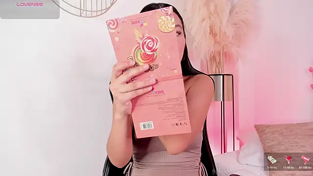 Snapshot of MartinnaGreco chatting on 21, 11, 2025 MartinnaGreco online show from 21, 11, 2025