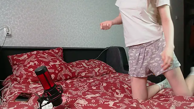 litle owl online show from 25, 4, 2026