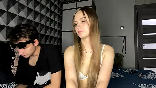 Snapshot of merycouple chatting on 24, 9, 2025 merycouple online show from 24, 9, 2025