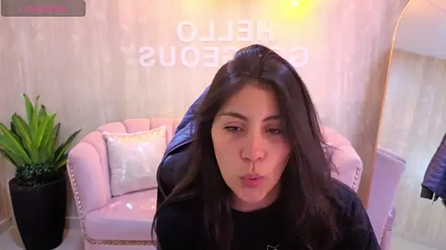 Snapshot of Zoe_Blaze_A chatting on 13, 11, 2025 Zoe Blaze A online show from 13, 11, 2025