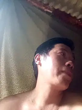 Snapshot of DungLuongg chatting on 18, 9, 2025 DungLuongg online show from 18, 9, 2025