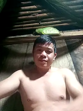 Snapshot of DungLuongg chatting on 8, 11, 2025 DungLuongg online show from 8, 11, 2025