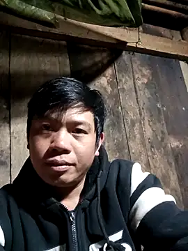 Snapshot of DungLuongg chatting on 22, 12, 2025 DungLuongg online show from 22, 12, 2025