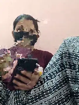 poojam93 online show from 17, 12, 2025