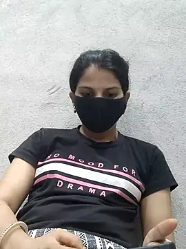 poojam93 online show from 30, 5, 2026