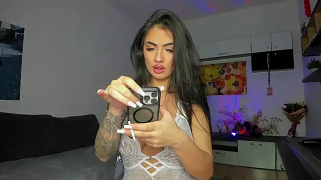 Snapshot of tina_kart3r chatting on 13, 12, 2025 tina kart3r online show from 13, 12, 2025