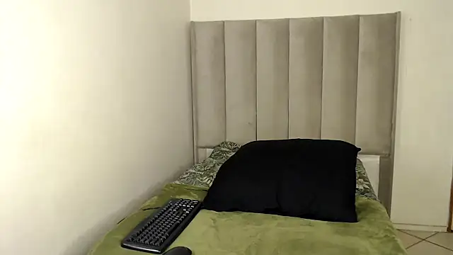 Trans fairy online show from 4, 12, 2025