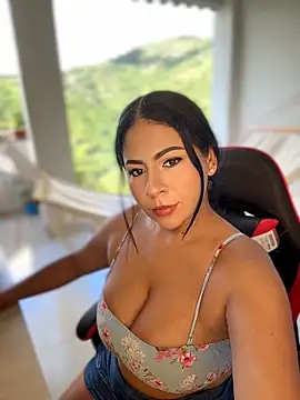 samanthahut1 online show from 25, 4, 2026