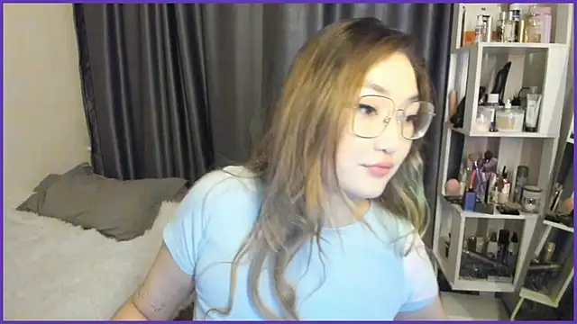 Snapshot of lyra_x chatting on 8, 10, 2025 lyra x online show from 8, 10, 2025