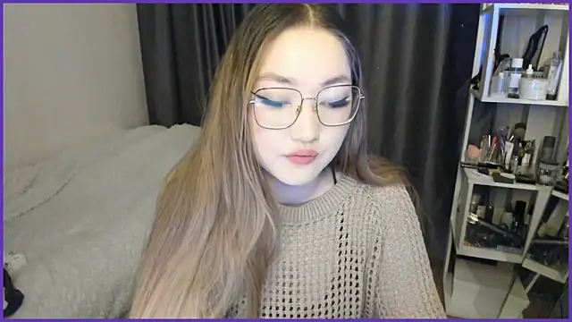 Snapshot of lyra_x chatting on 12, 10, 2025 lyra x online show from 12, 10, 2025