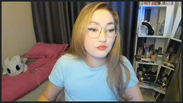 Snapshot of lyra_x chatting on 27, 11, 2025 lyra x online show from 27, 11, 2025