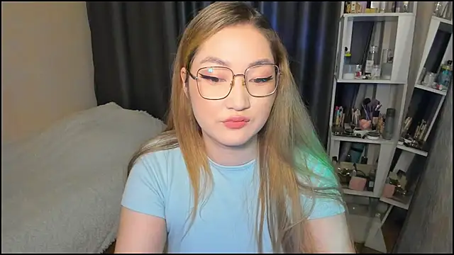 Snapshot of lyra_x chatting on 6, 2, 2026 lyra x online show from 6, 2, 2026