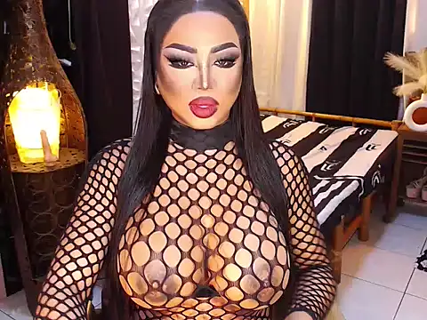 Snapshot of TRANSLUNAA chatting on 8, 10, 2025 TRANSLUNAA online show from 8, 10, 2025