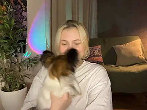 MoonIvy  online show from 26, 6, 2026