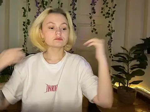 MoonIvy  online show from 3, 7, 2026