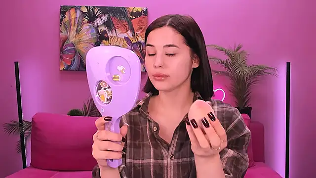 lil angel  online show from 23, 11, 2025